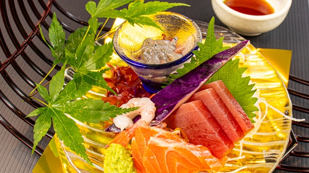 【スタンダードプラン】ご夕食はA5ランク国産牛つき旬の食材満載の和洋折衷の創作膳と自慢の温泉をご堪能