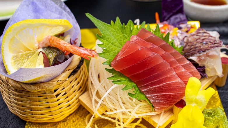【スタンダードプラン】ご夕食はA5ランク国産牛つき旬の食材満載の和洋折衷の創作膳と自慢の温泉をご堪能