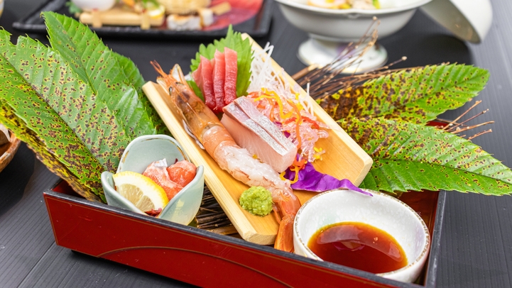 【スタンダードプラン】ご夕食はA5ランク国産牛つき旬の食材満載の和洋折衷の創作膳と自慢の温泉をご堪能