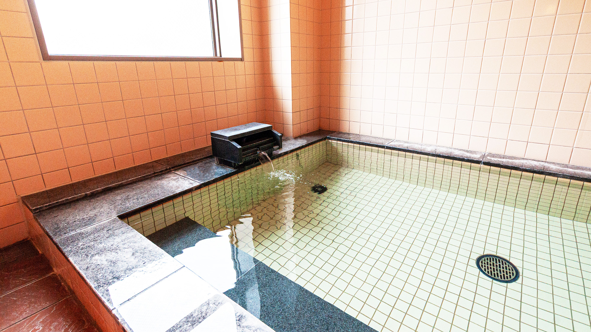大浴場（男性専用）：大浴場は男性専用となっております。予めご了承いただけますようお願いいたします。