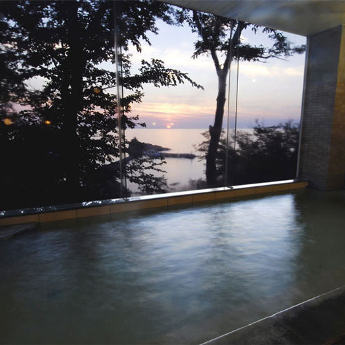 [Large communal bath] View from the large communal bath