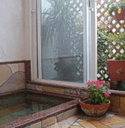 半露天タイプのオージーフラワーバス