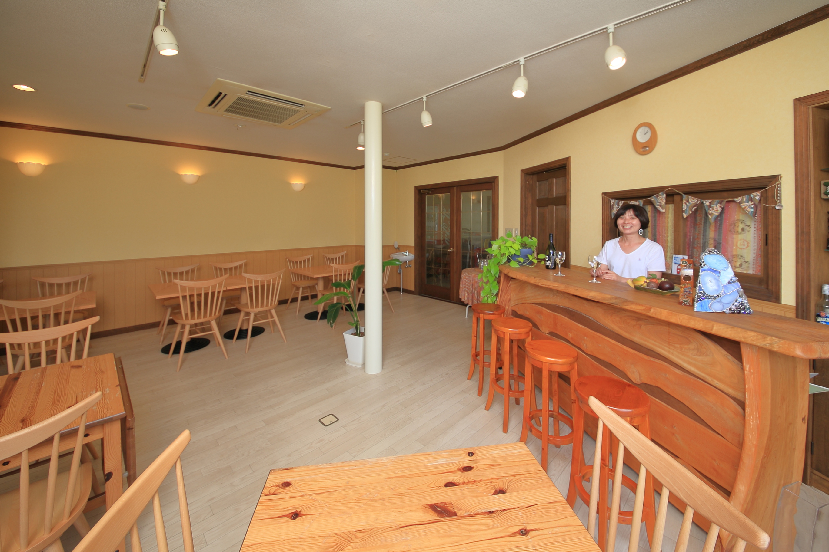 ダイニング＆バーの写真です