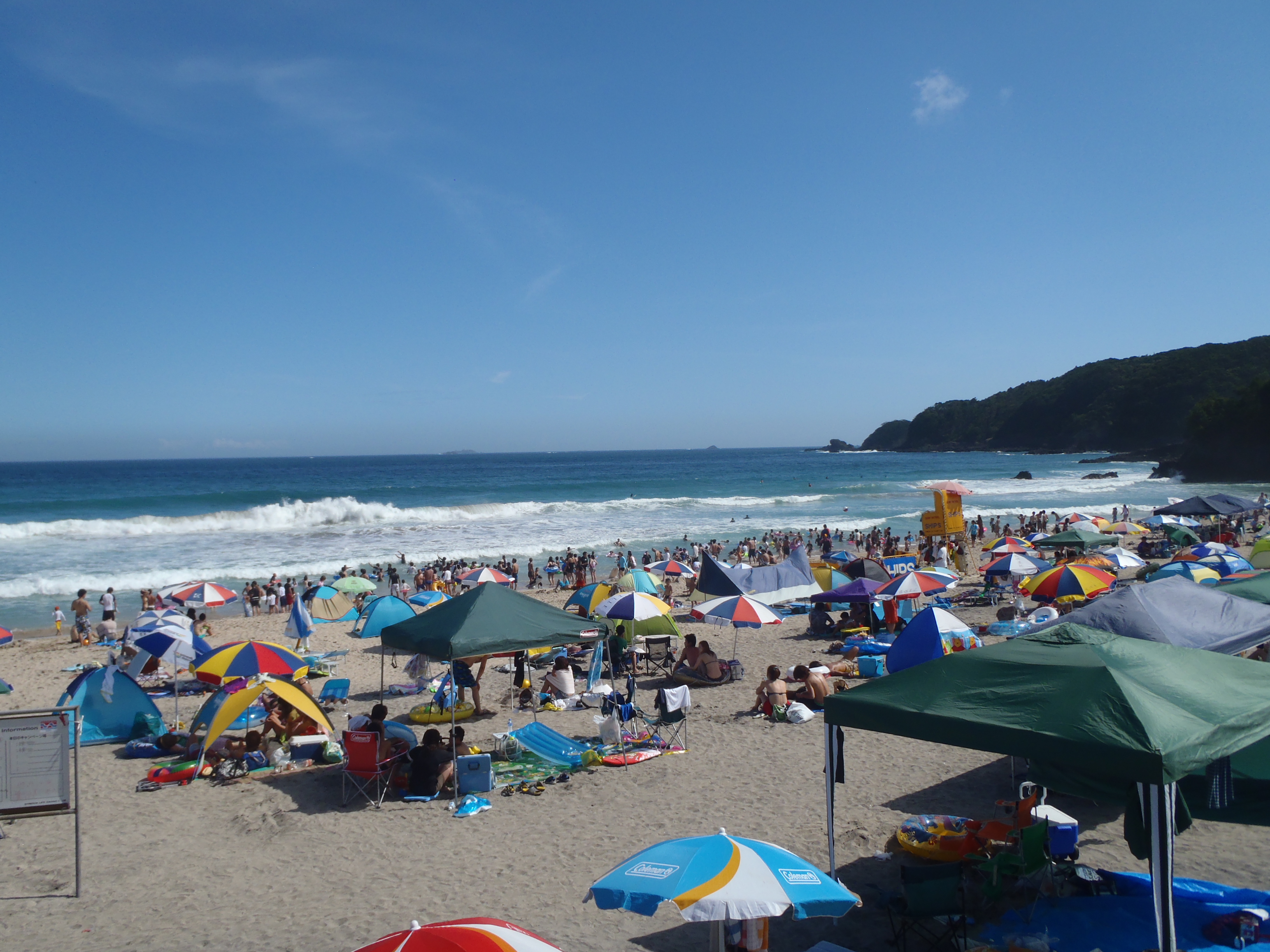 徒歩3分の吉佐美大浜の夏の風景