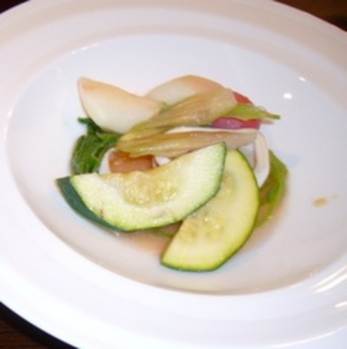 【ディナー】オーナー特製の温野菜のサラダ