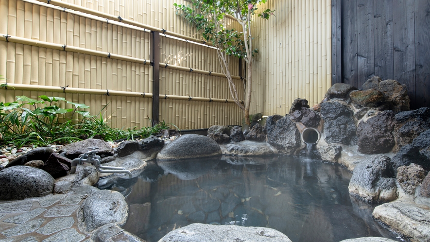 *【離れ 和室10畳】柔らかに肌を包む湯平の湯を存分にご堪能ください。