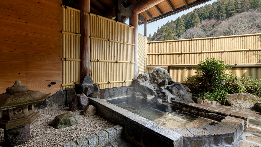 *【もみじの湯】当館の貸切風呂は2つ。空いていれば滞在中何度もご利用いただけます。