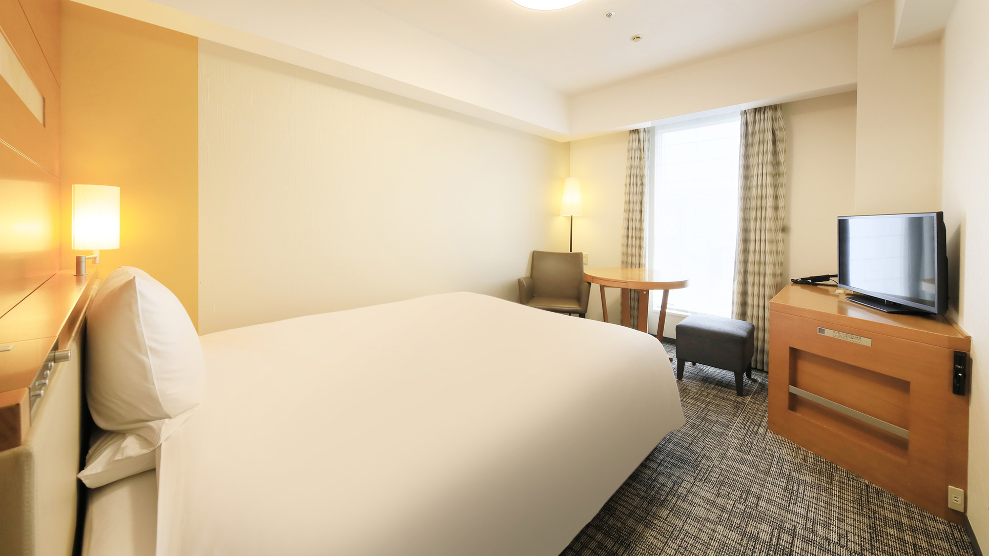 【気軽にホテルライフ♪フリードリンク付】日帰りデイユースプラン(12時〜19時の間で最大5時間利用）