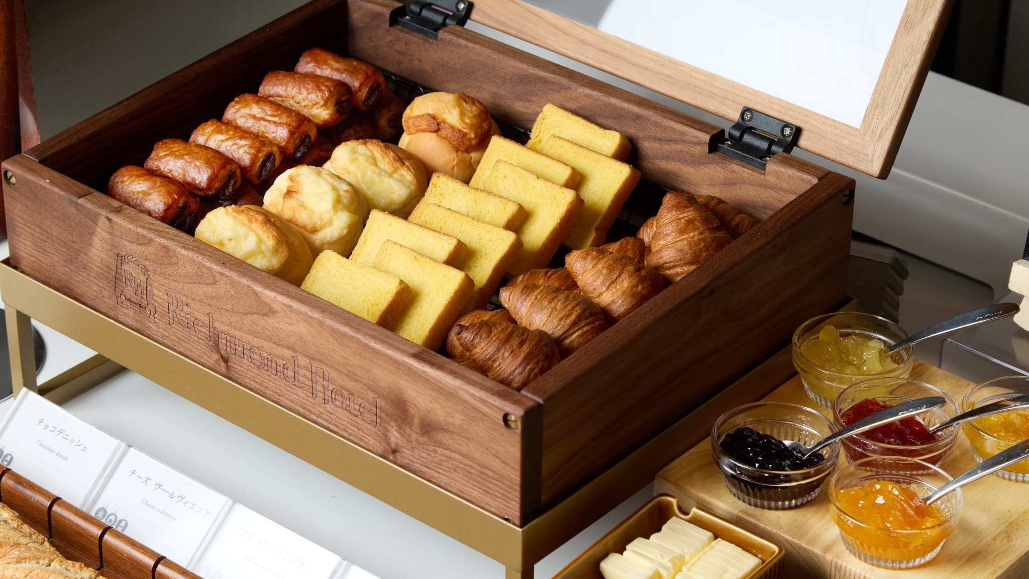 パンなど洋食メニューもございます。