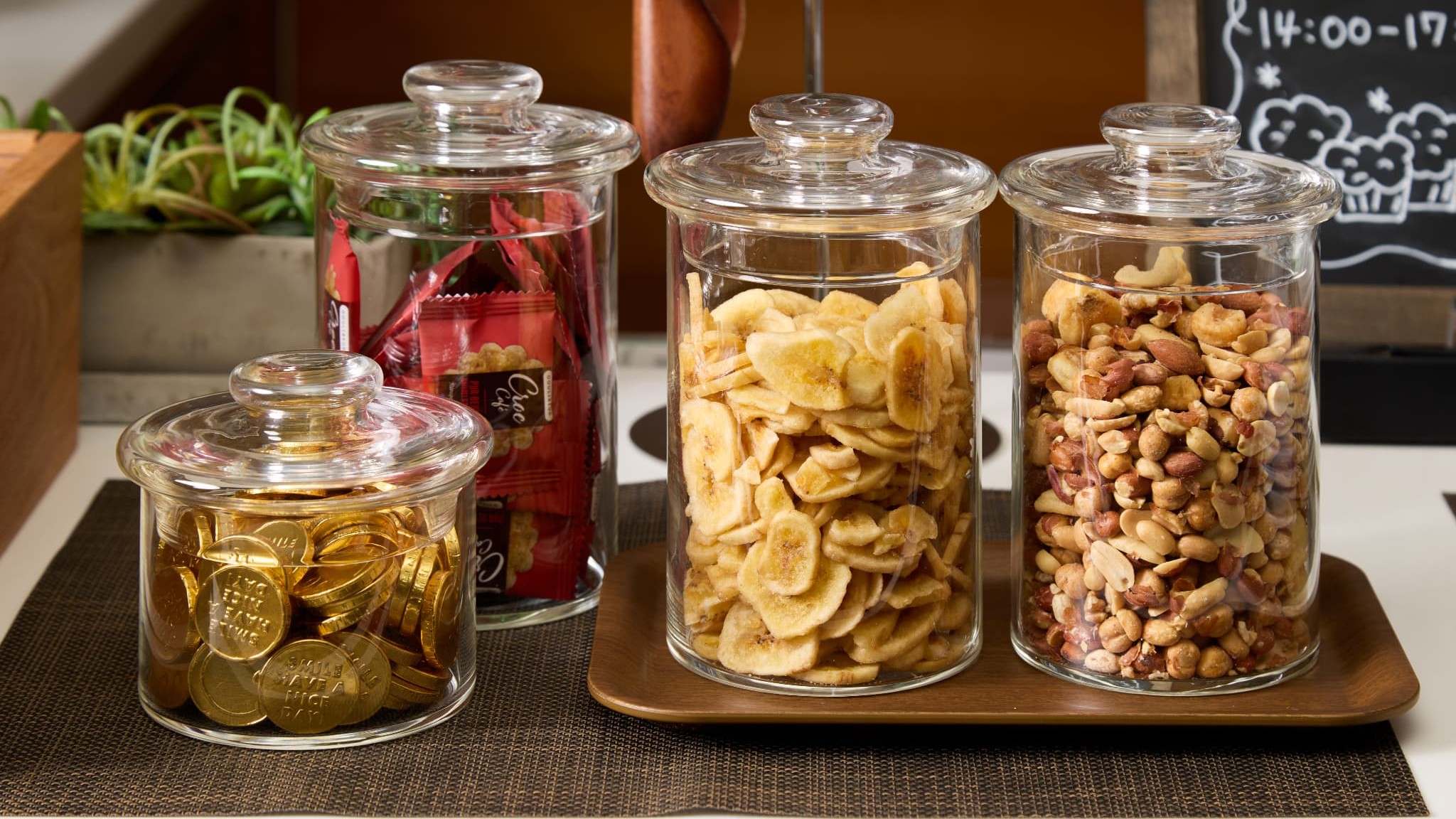 スナックを無料でお召し上がりいただけます（14：00～22：00/種類は変更になる可能性があります）