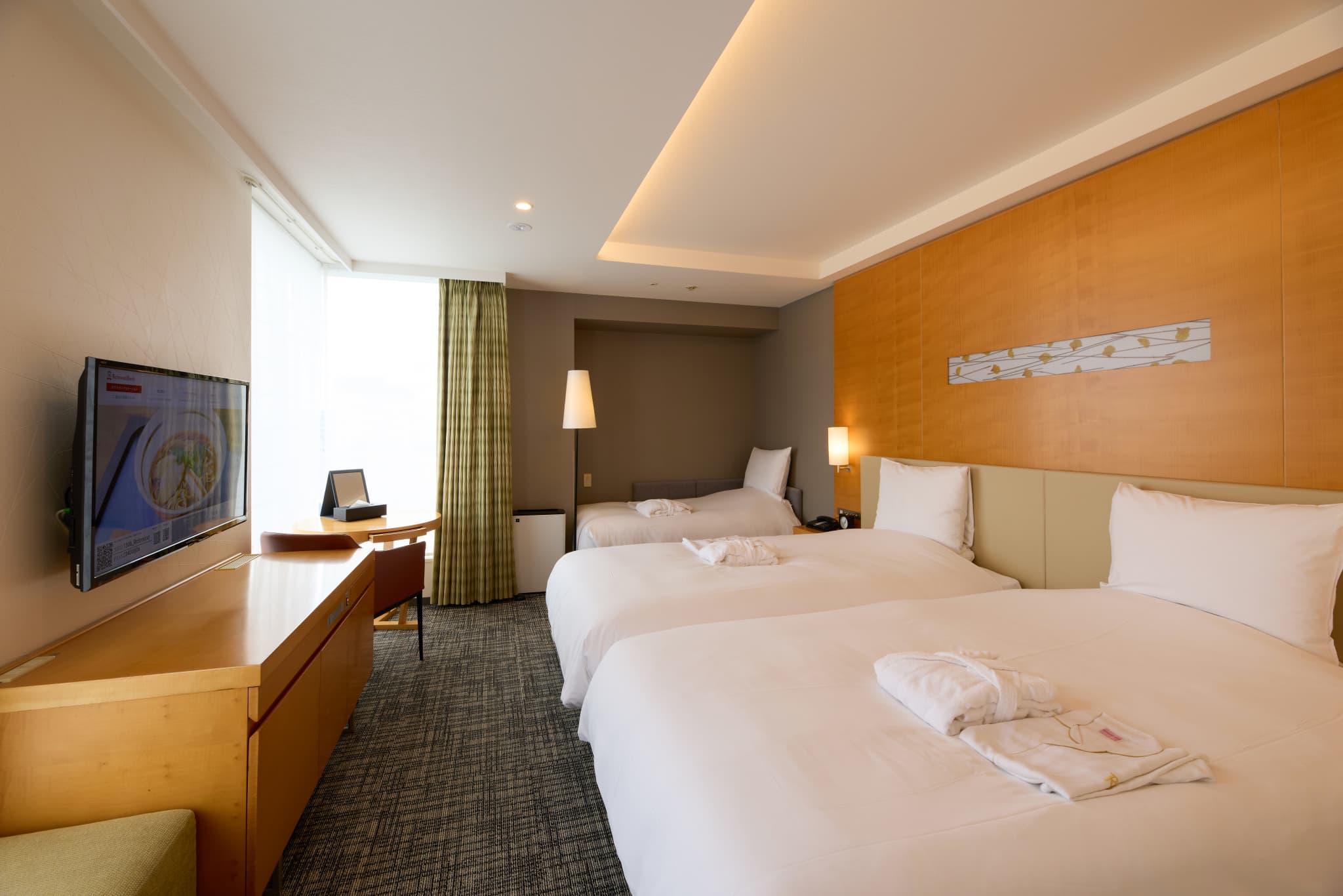 エキストラベッド使用で３名利用可能