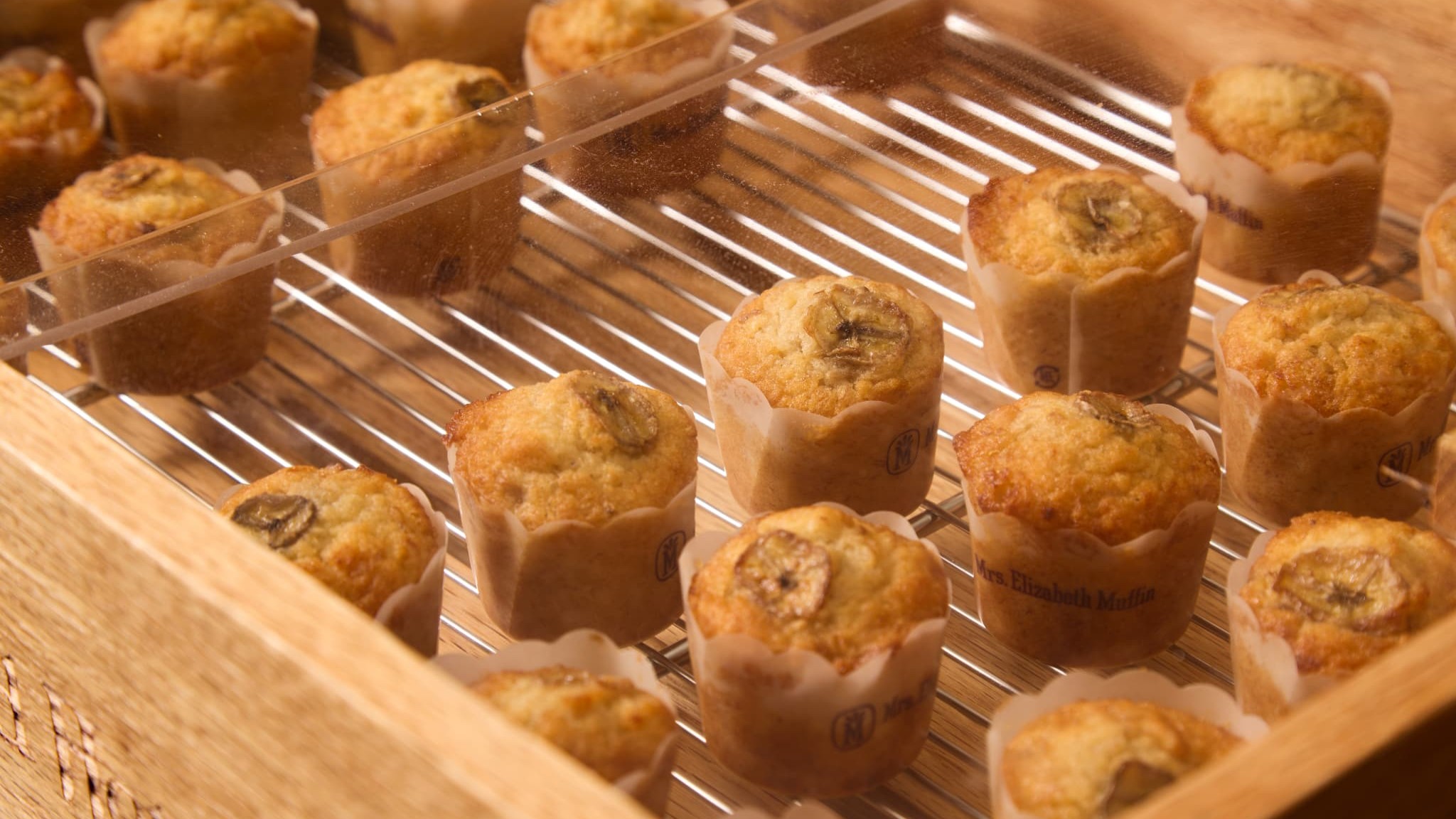 ウェルカムスイーツにバナナマフィンをご用意しております（14：00～17：30/数量限定、なくなり次