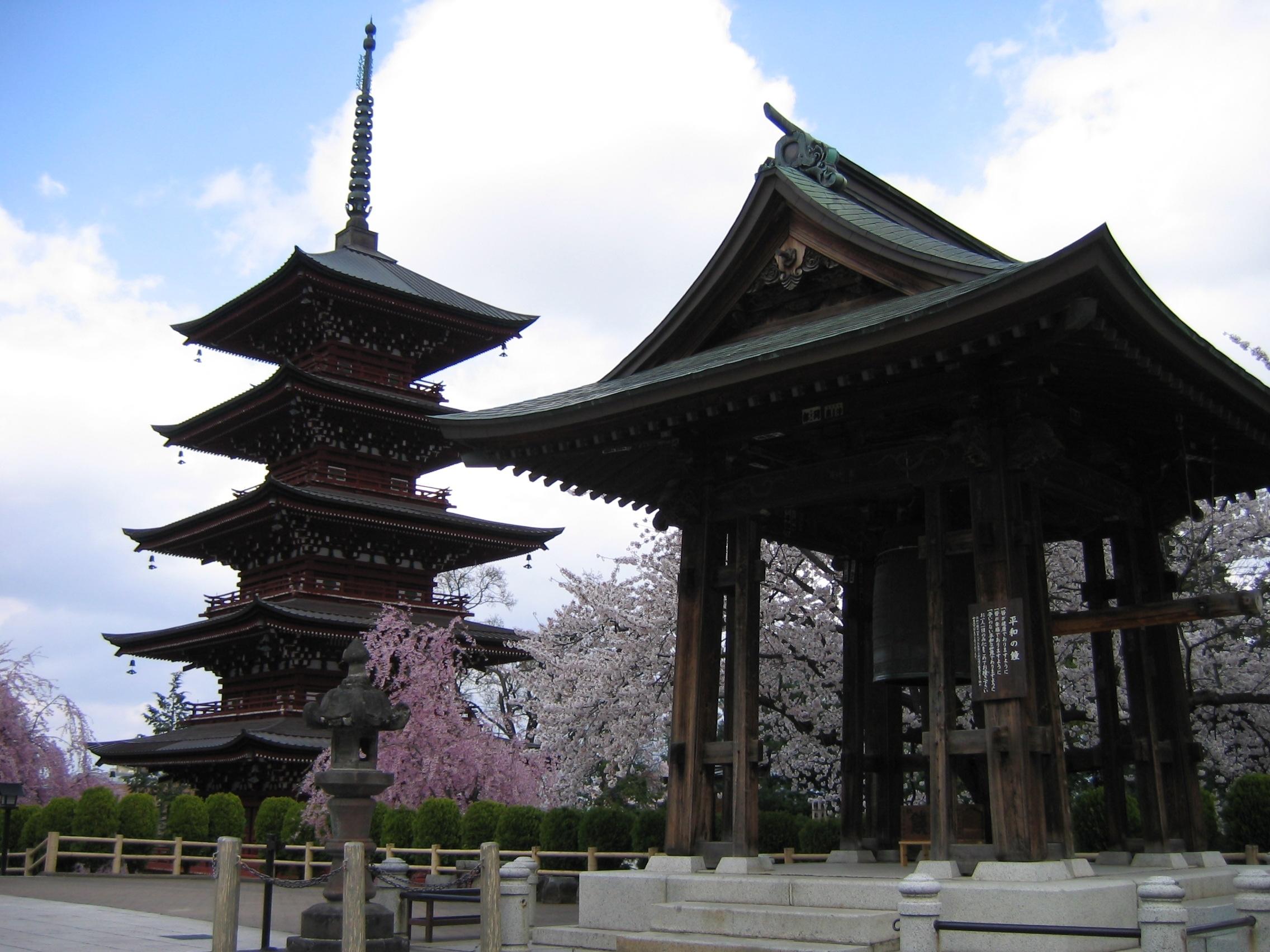 最勝院五重塔（春）