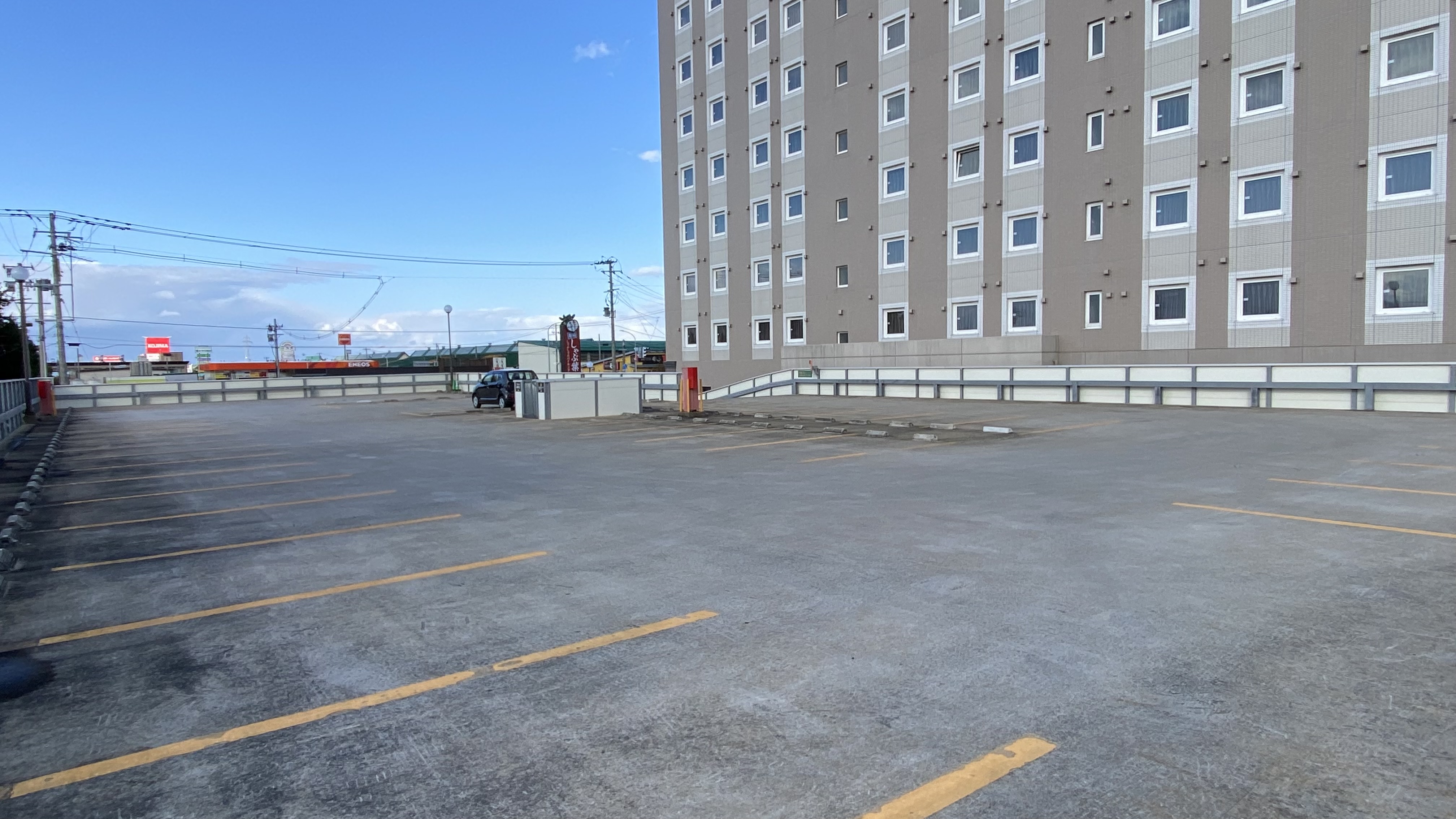 自走式立体駐車場へは109台が駐車可能です　