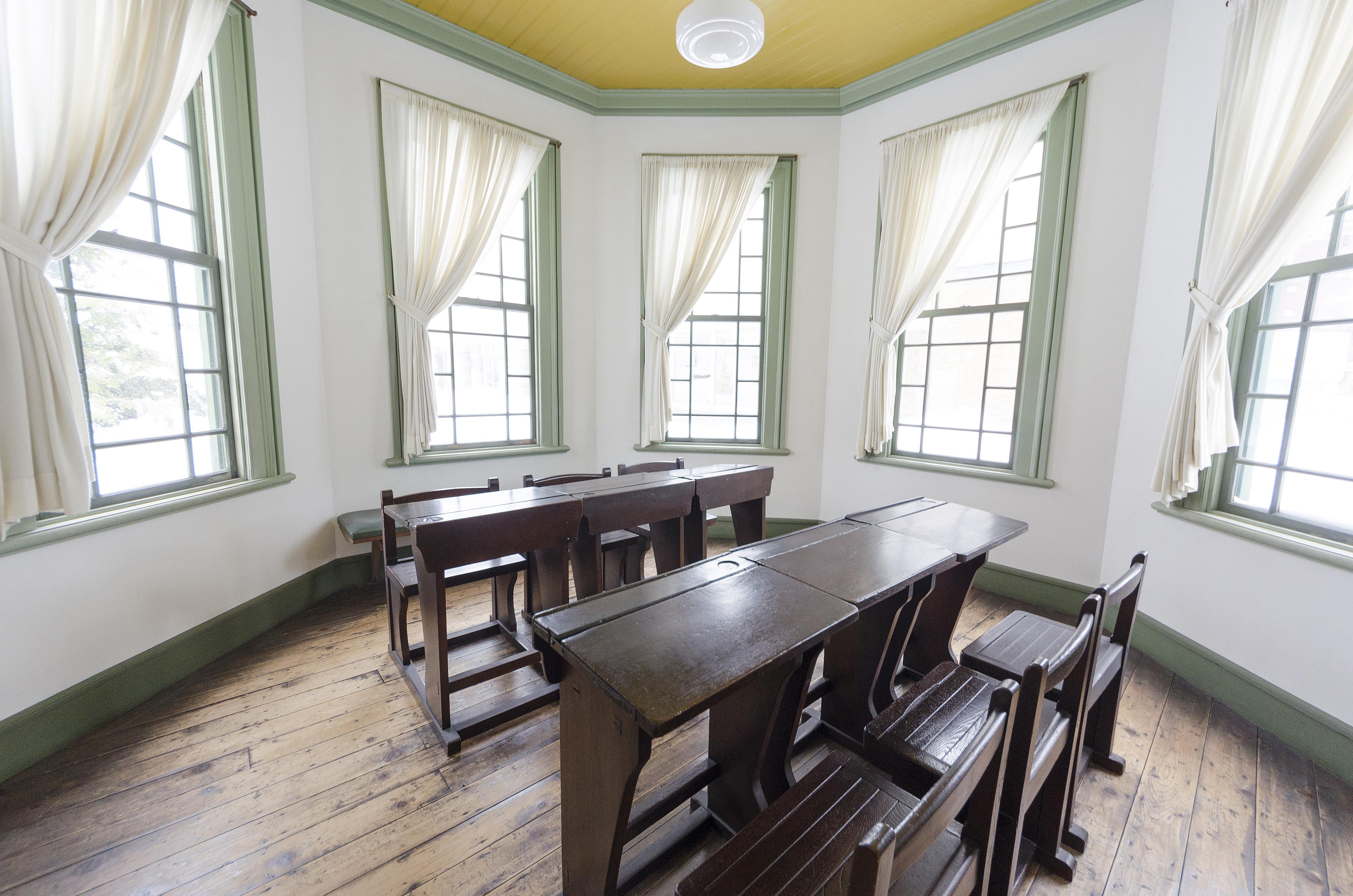 旧弘前市立図書館内部