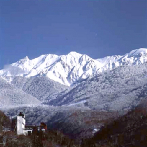 冬の北アルプスと山のホテル