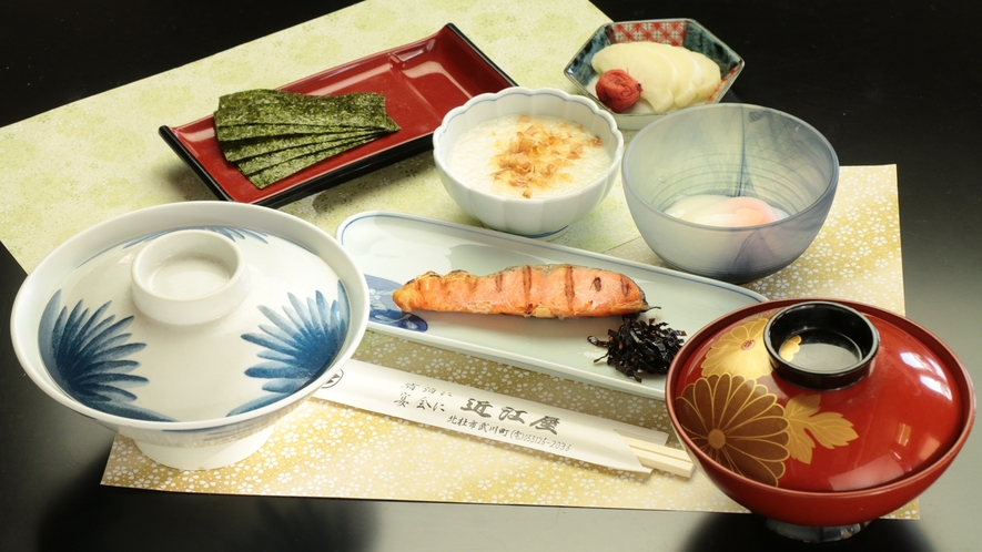 朝食は、体に優しい和食をご提供いたします。