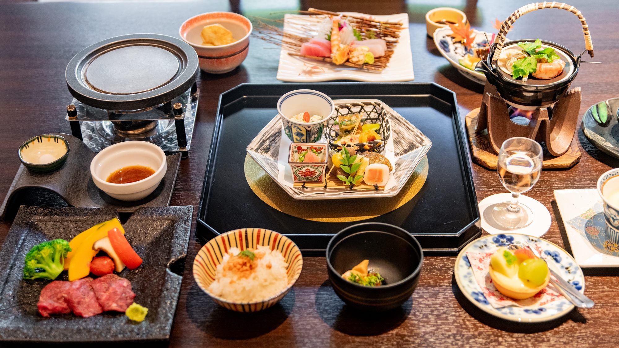 【楽天スーパーSALE】【２食付】アップグレード会席〜黒毛和牛で『霧島の四季』を堪能する贅沢な時を〜