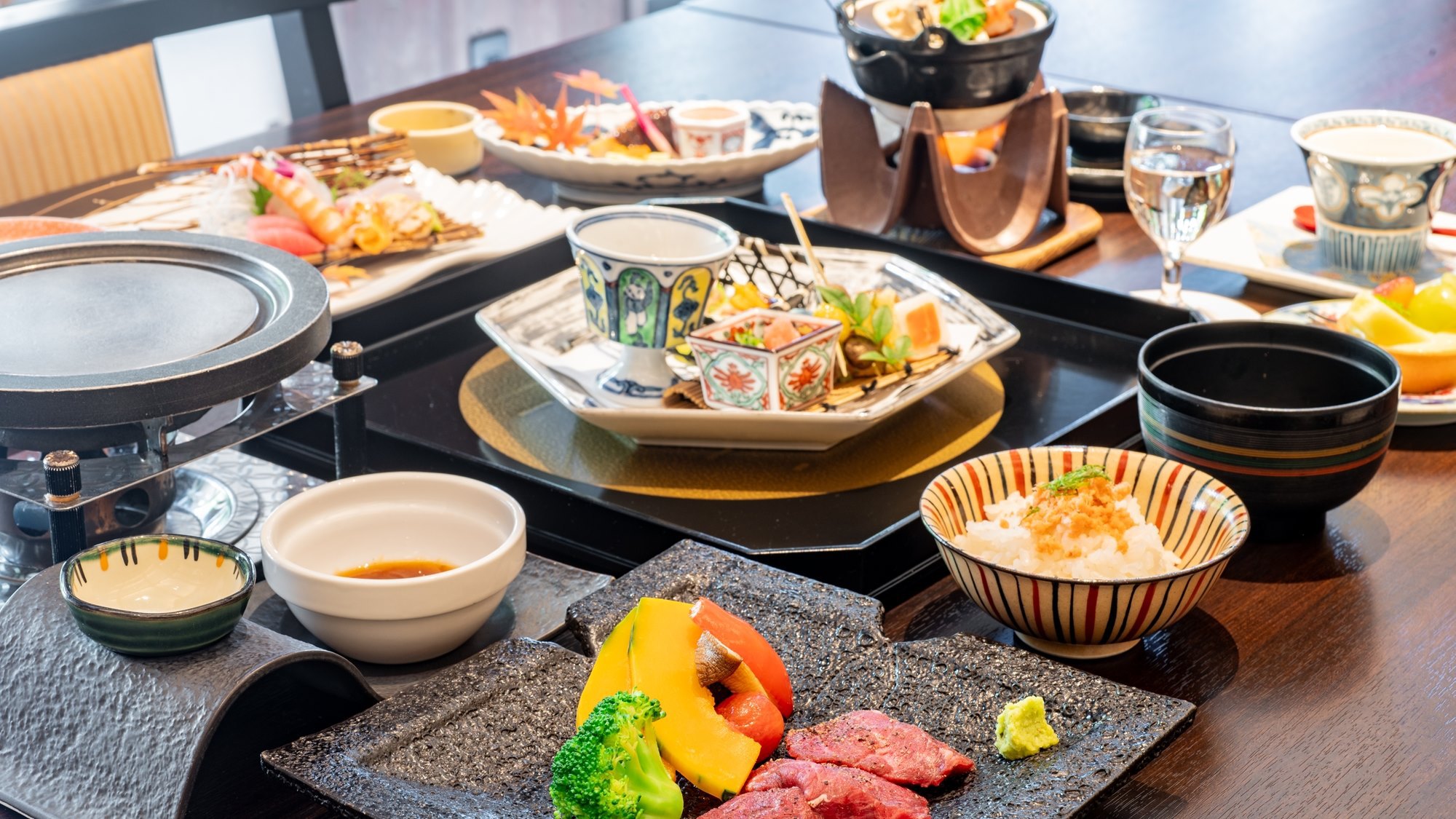 【さき楽60】＜２食付＞早めの予約がお得　アップグレード会席〜黒毛和牛と『霧島の四季』を堪能〜