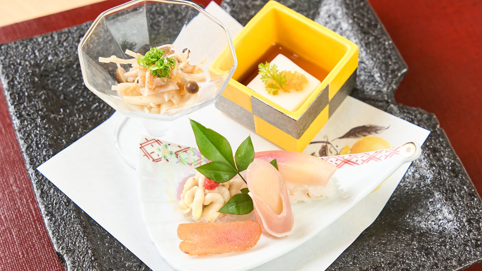 【夕食一例】四季折々の鹿児島の食材をつかった会席料理