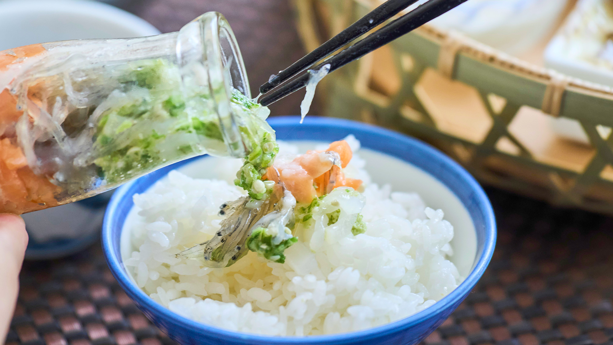 ・【朝食/大人】播州サーモン、生しらす、烏賊、陸蓮根、長芋。播磨の豊富な食材をお愉しみください