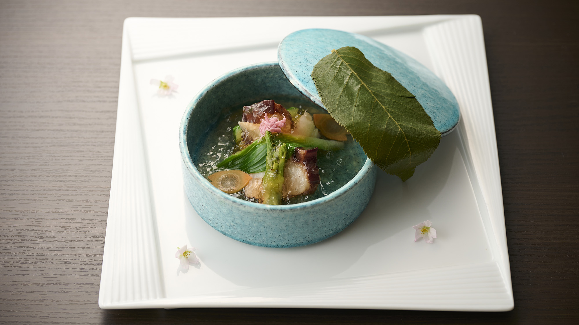・【Dinner（一例）】豊かな山、大地、海が育む四季折々の地域の恵みを堪能するコース料理