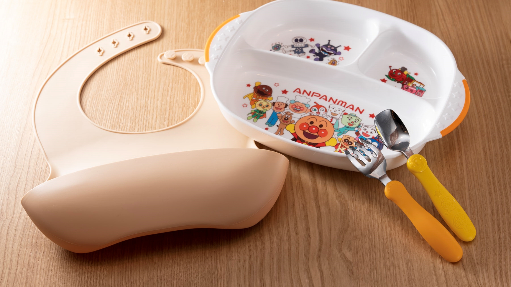 割れない子供用食器もございます