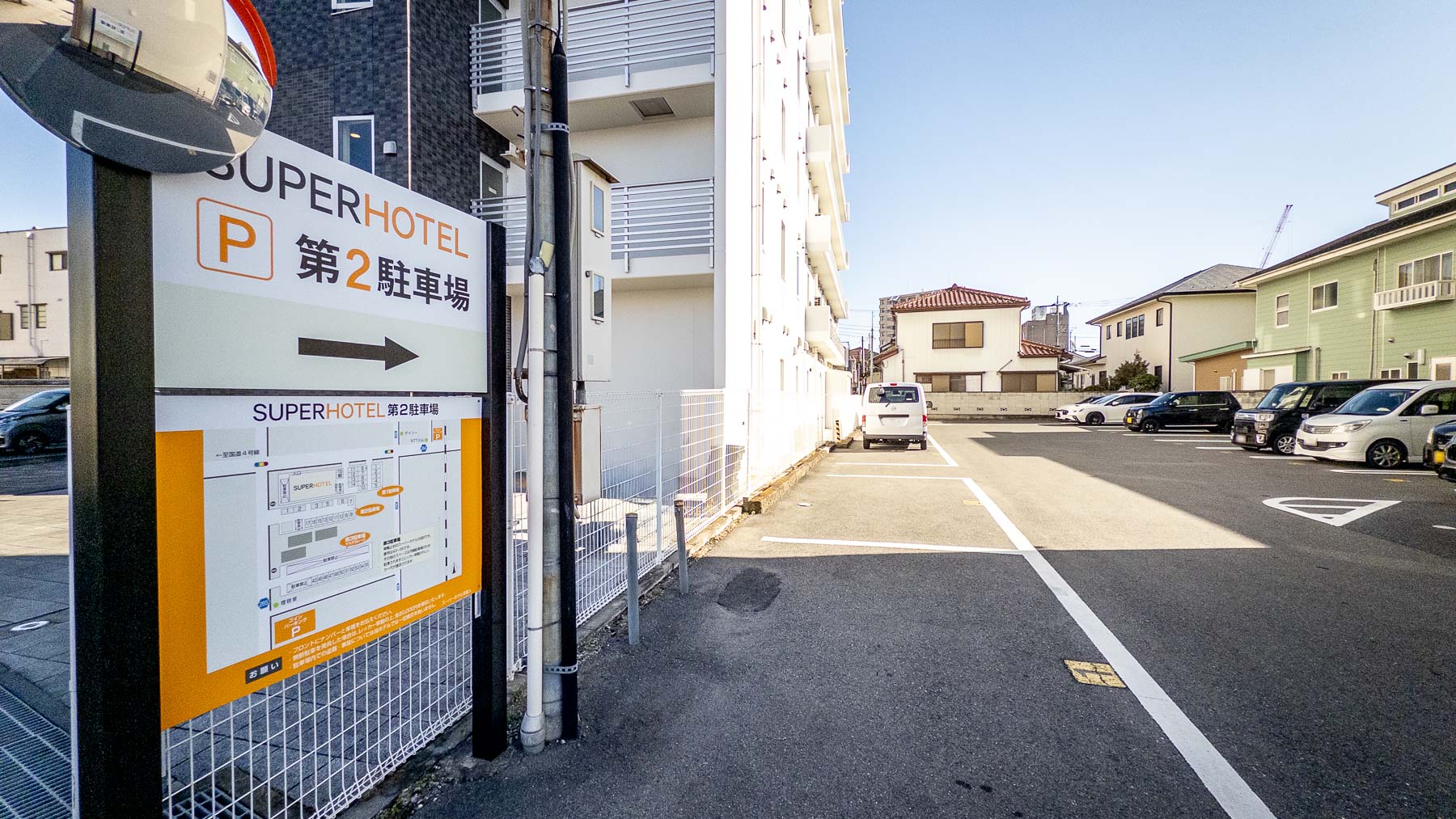 第二駐車場はこちらです。一泊の利用時間は15時~翌10時まで