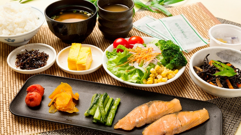 【ご夕食付】ホテル満喫プラン　〜朝食無料バイキング〜