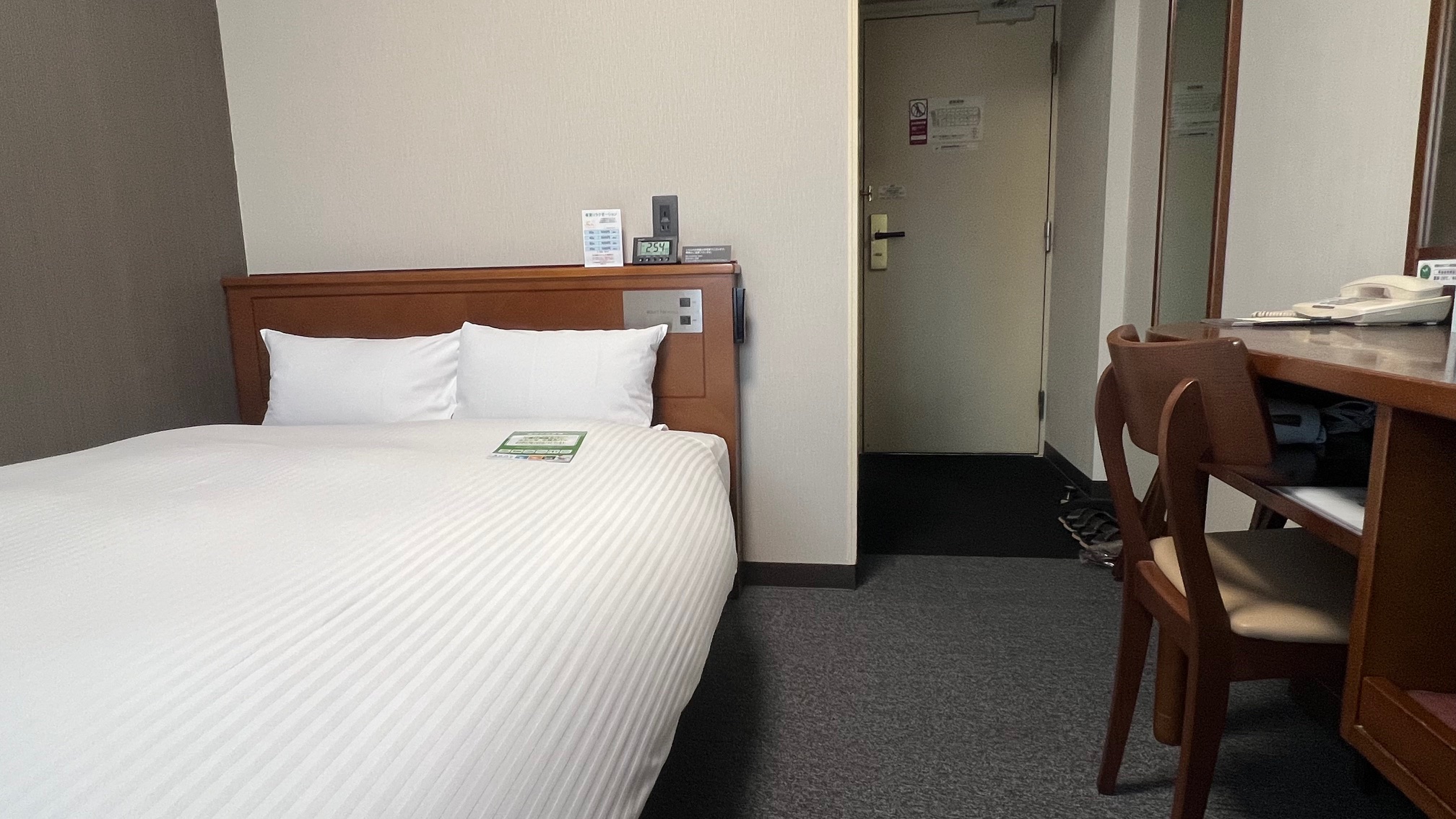 スタンダードセミダブルルーム