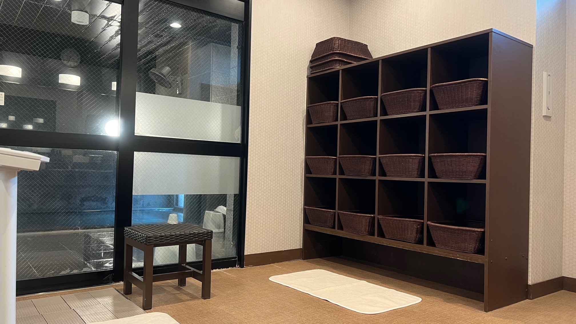 男性大浴場脱衣場