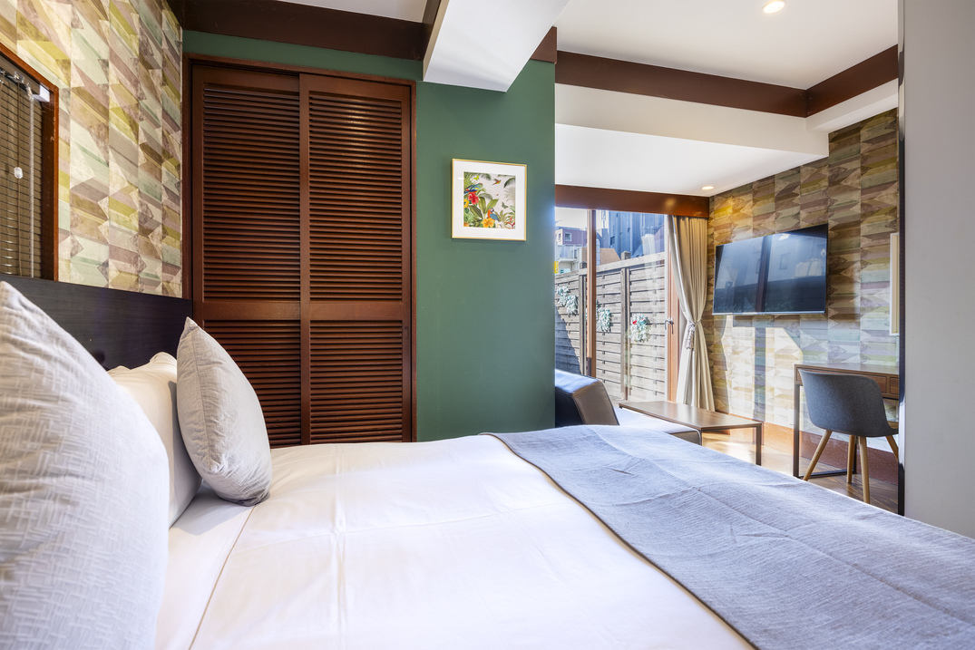 ◆スーペリアキング　バルコニー付き　《約30平米-》