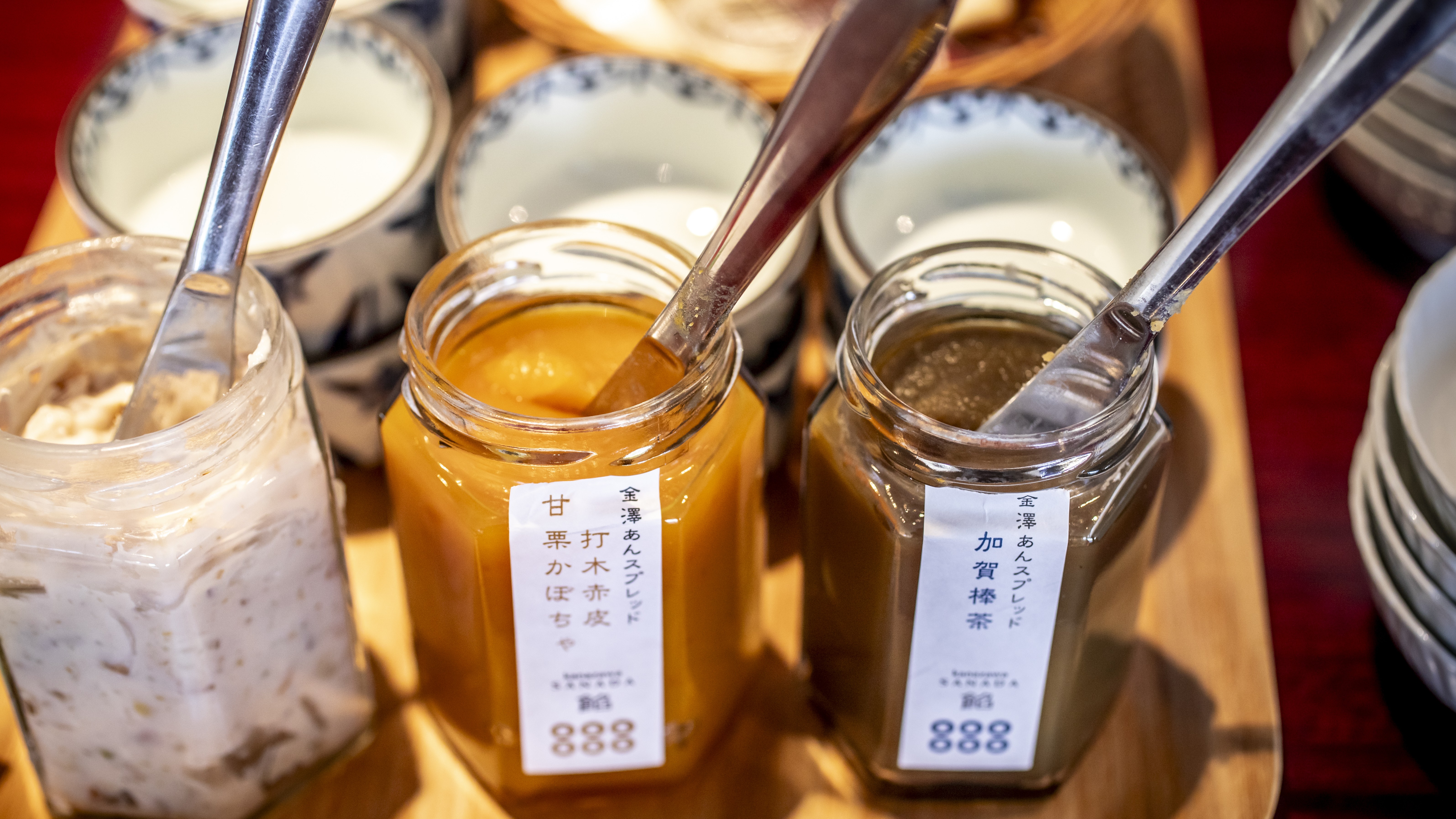 【朝食】石川県にこだわった食材の逸品等を朝食に集め、和・洋食を日替りで基本ブッフェ形式で提供。