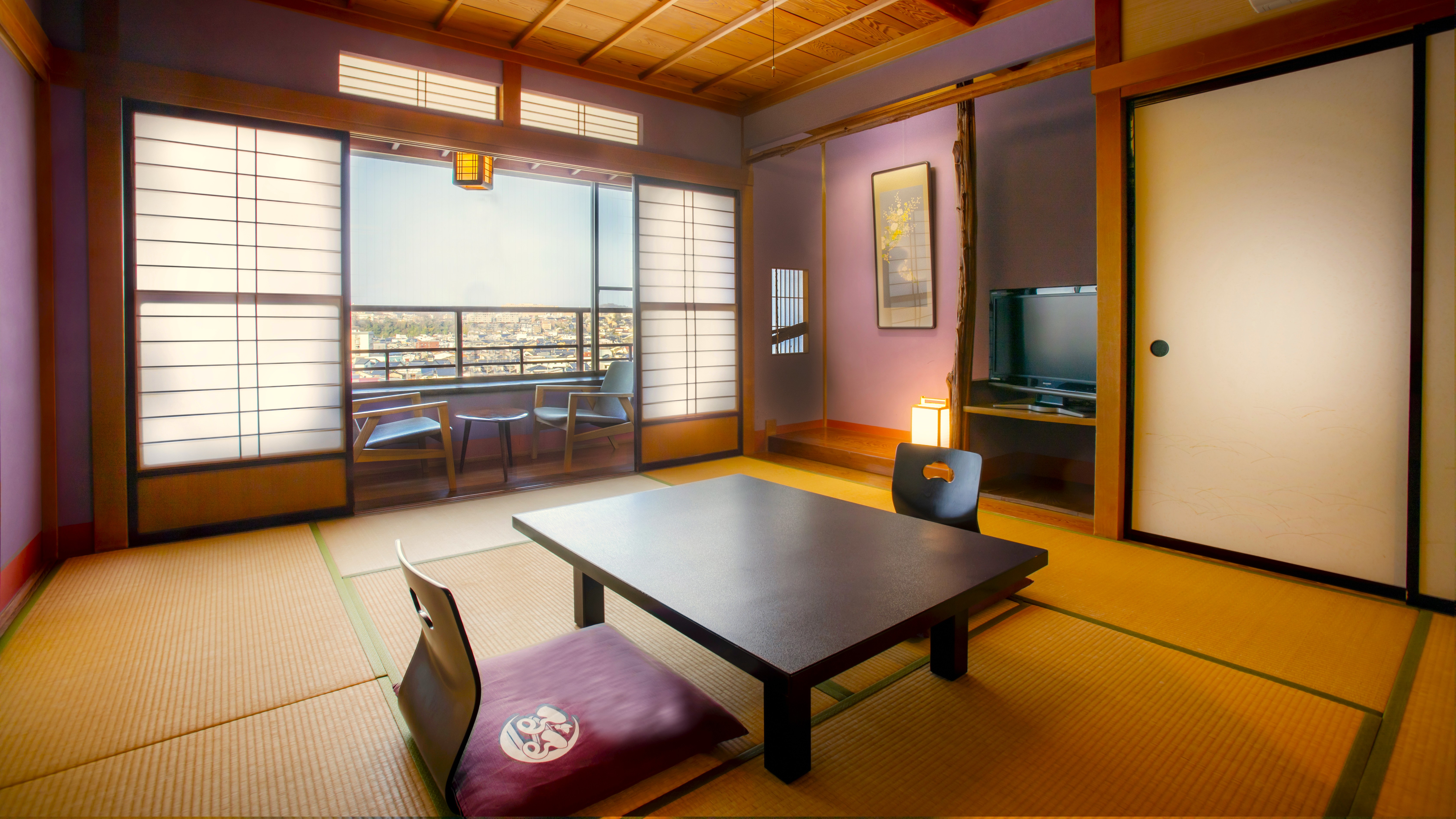 【ジュニアスイート・75㎡】お部屋からも、湯船に浸かりながらも、金沢の町並みをお楽しみいただけます。