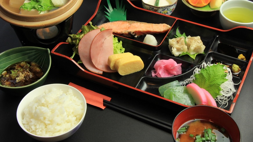 【朝食付】旬な地元産食材をたっぷり使った朝食を食べて♪尾瀬観光を満喫〜