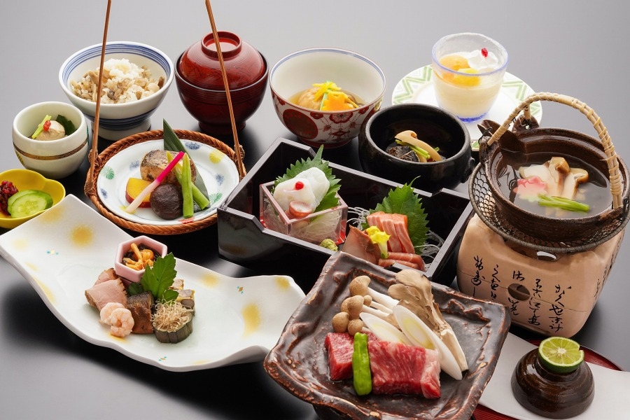 香る松茸3品と個室空間　料理重視のグループ向け会席