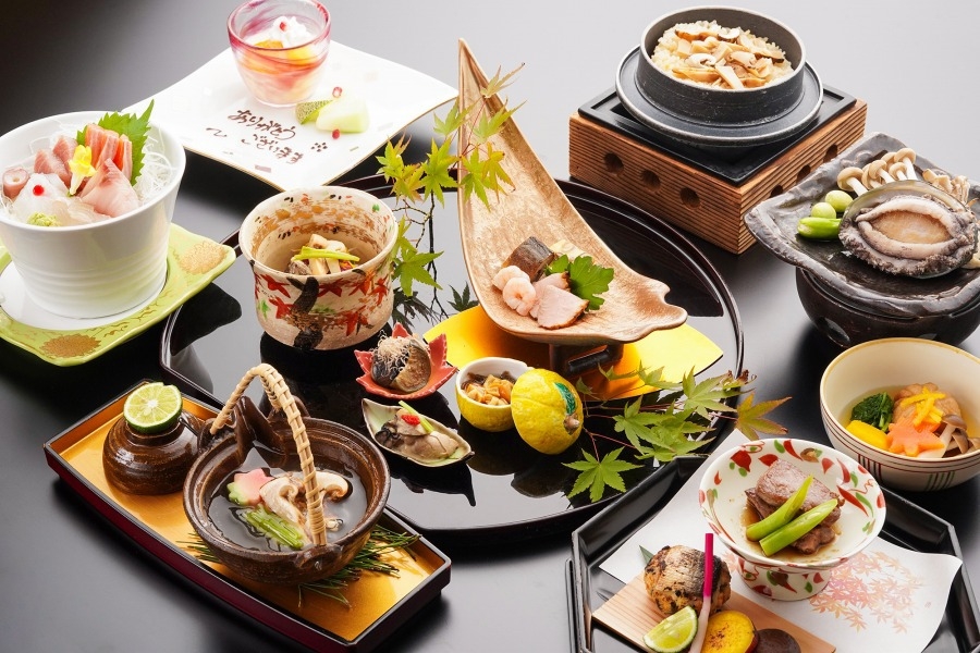 四季折々の創作料理を料亭個室で味わう本格会席