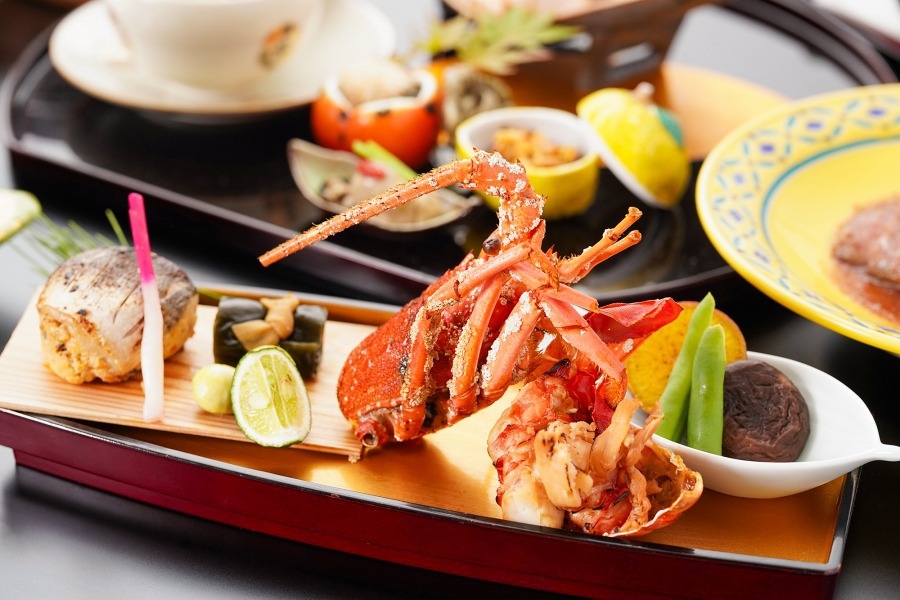 ◆松茸料理3品・伊勢海老の鬼殻焼き・米沢牛サーロインステーキ◆料亭個室で贅沢に味わう厳選会席プラン