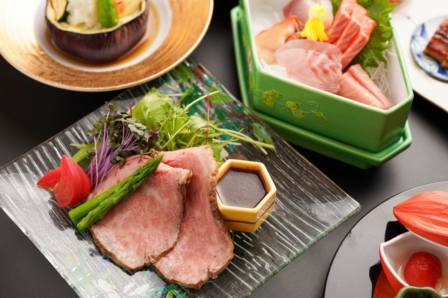 甘くとろけるブランド黒毛和牛「上州牛」を堪能◆四季折々の創作料理を料亭個室で味わう本格会席