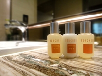 プラチナフロア　バスアメニティー　Platinum Floor Bathroom Amenities