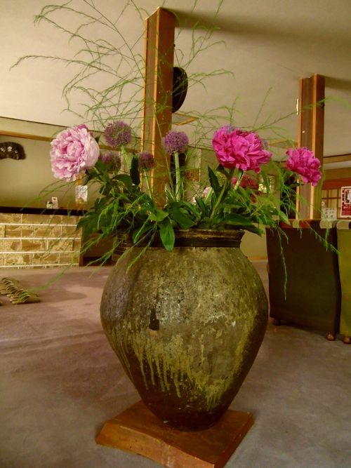 Welcome with seasonal flowers