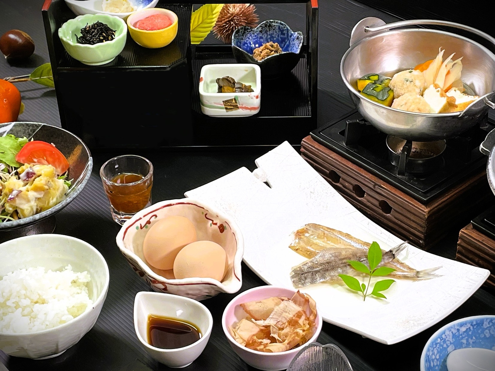 朝食に名古屋コーチンＴＫＧ付1泊2食【夕食は創作会席料理】