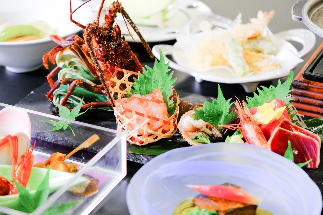 【生ジョッキ缶・追い氷の特典付き♪】暑いので『冷やし足湯はじめました』1泊2食【創作会席料理プラン】