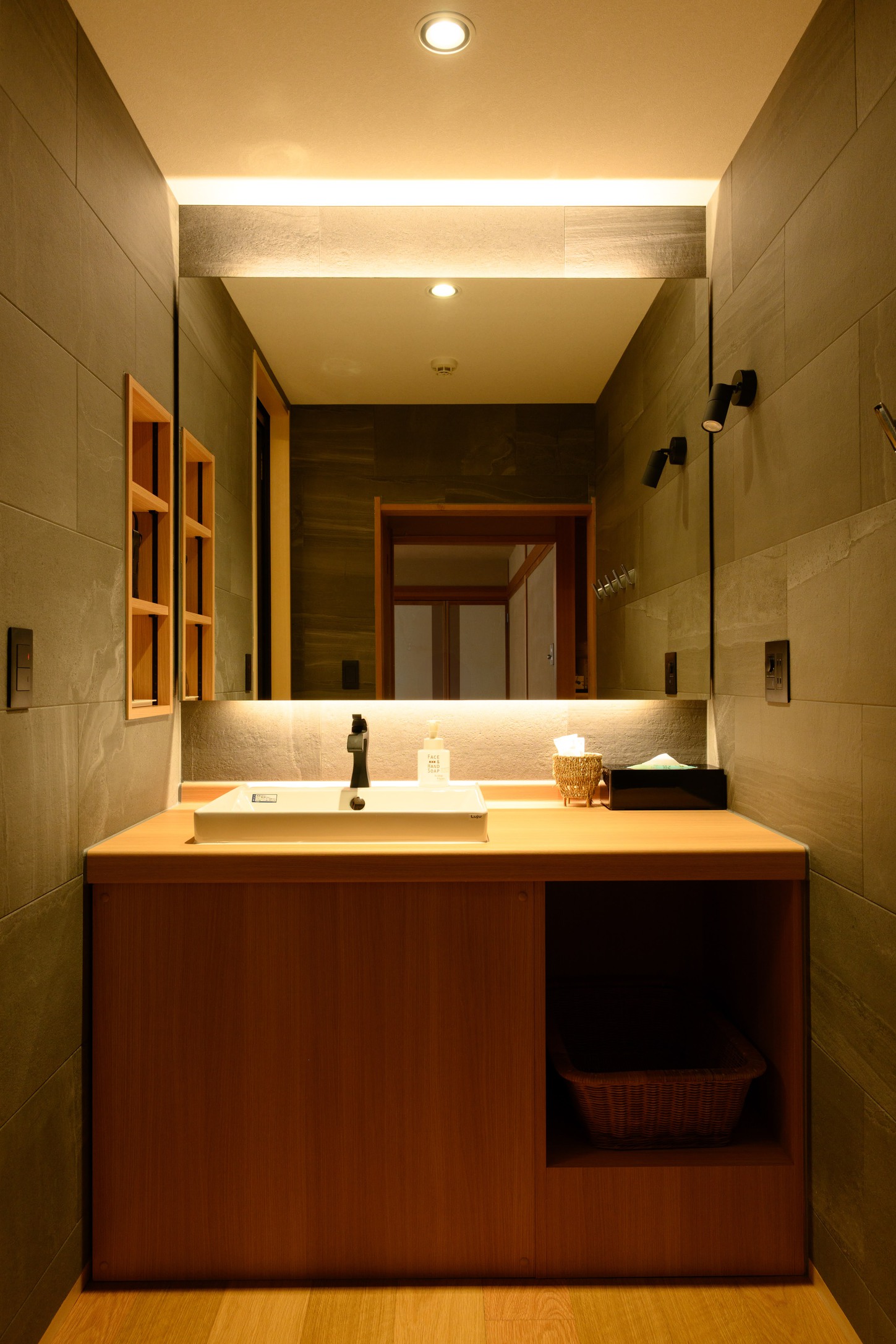 シャワーブース