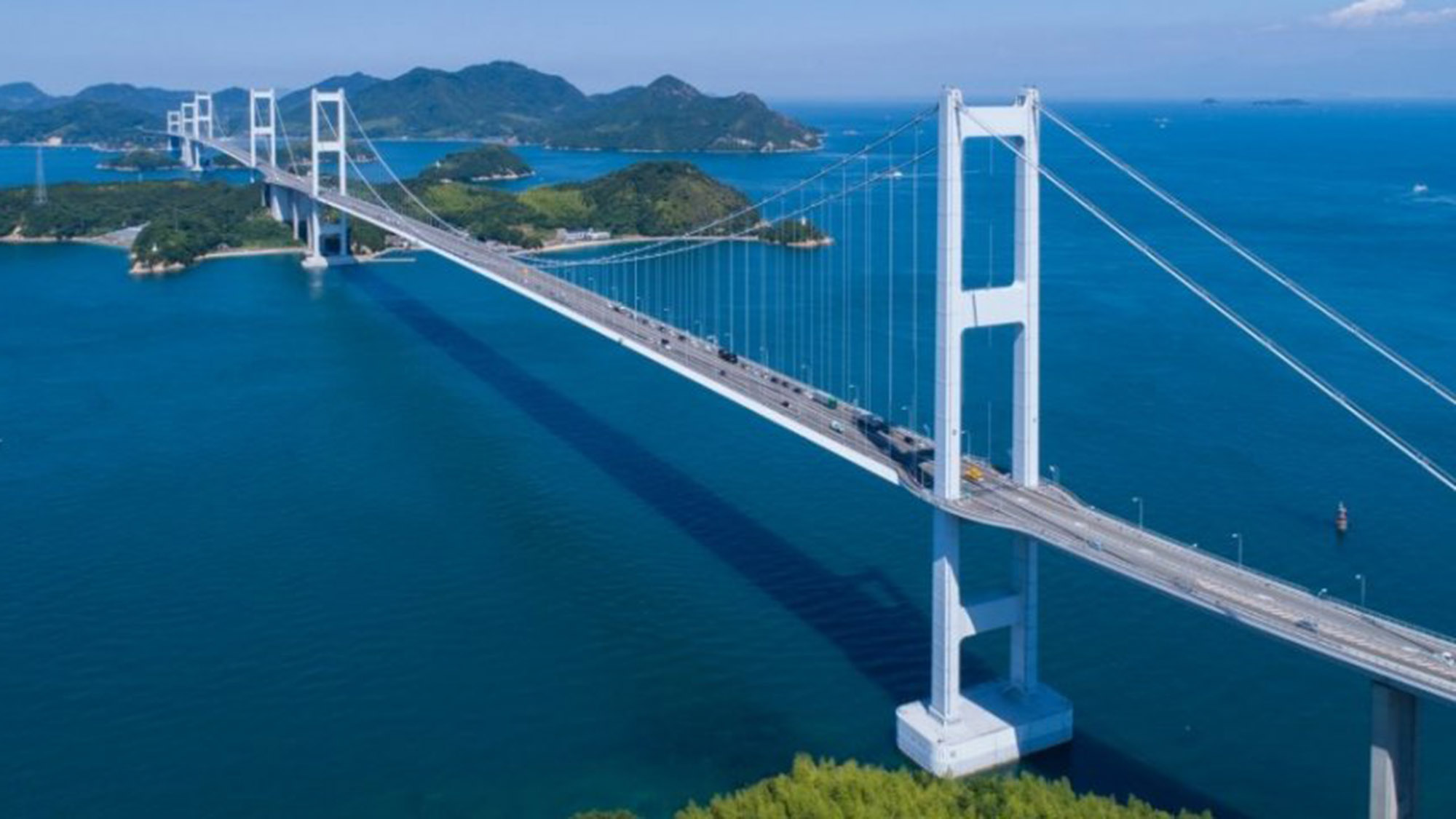 ・＜瀬戸内しまなみ海道＞７つの橋と瀬戸内海の島々をつなぐ絶景ロードです