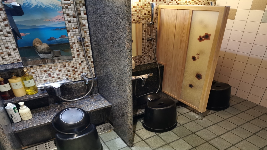 【男性】2階浴場洗い場(カラン3ヵ所)