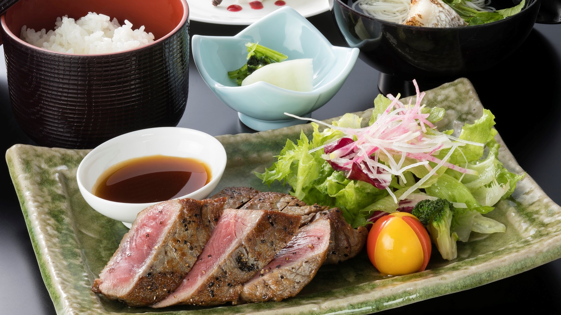 【ホテル特製ステーキ定食付プラン】ホテル一押し！夕食はステーキ定食■天然温泉＆駐車場無料■＜2食付＞