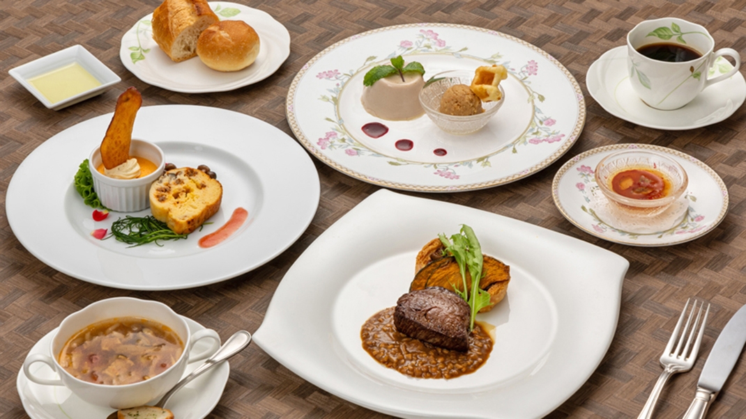 ◎【女子旅・2食付き】モバイルハウスでグランピング体験・朝が楽しみになるピクニックセット