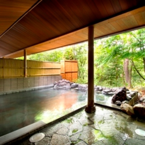 【天然温泉】露天風呂で山間の空気をおもいっきり・・