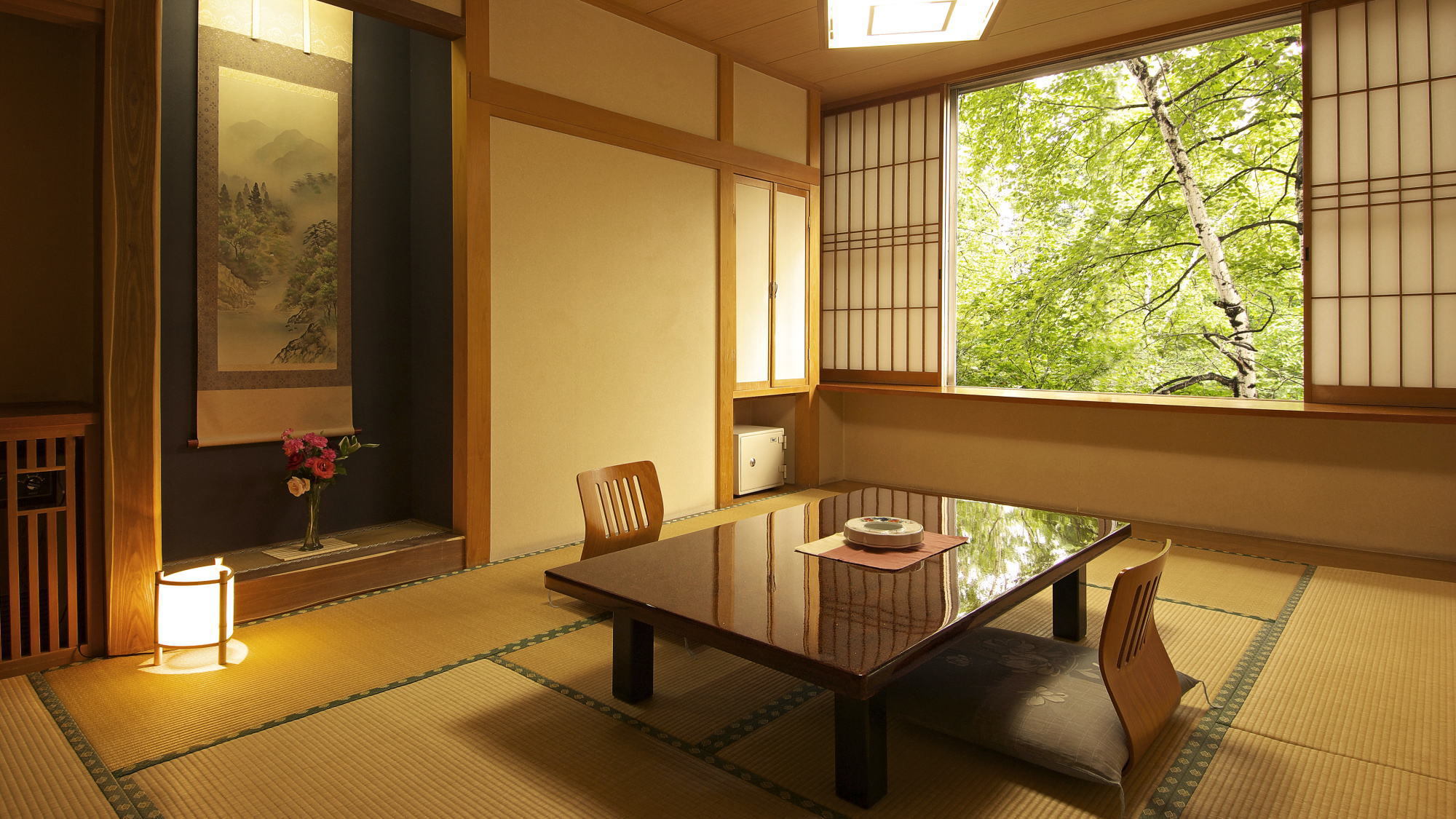 和室１０畳（トイレ、洗面台付き）